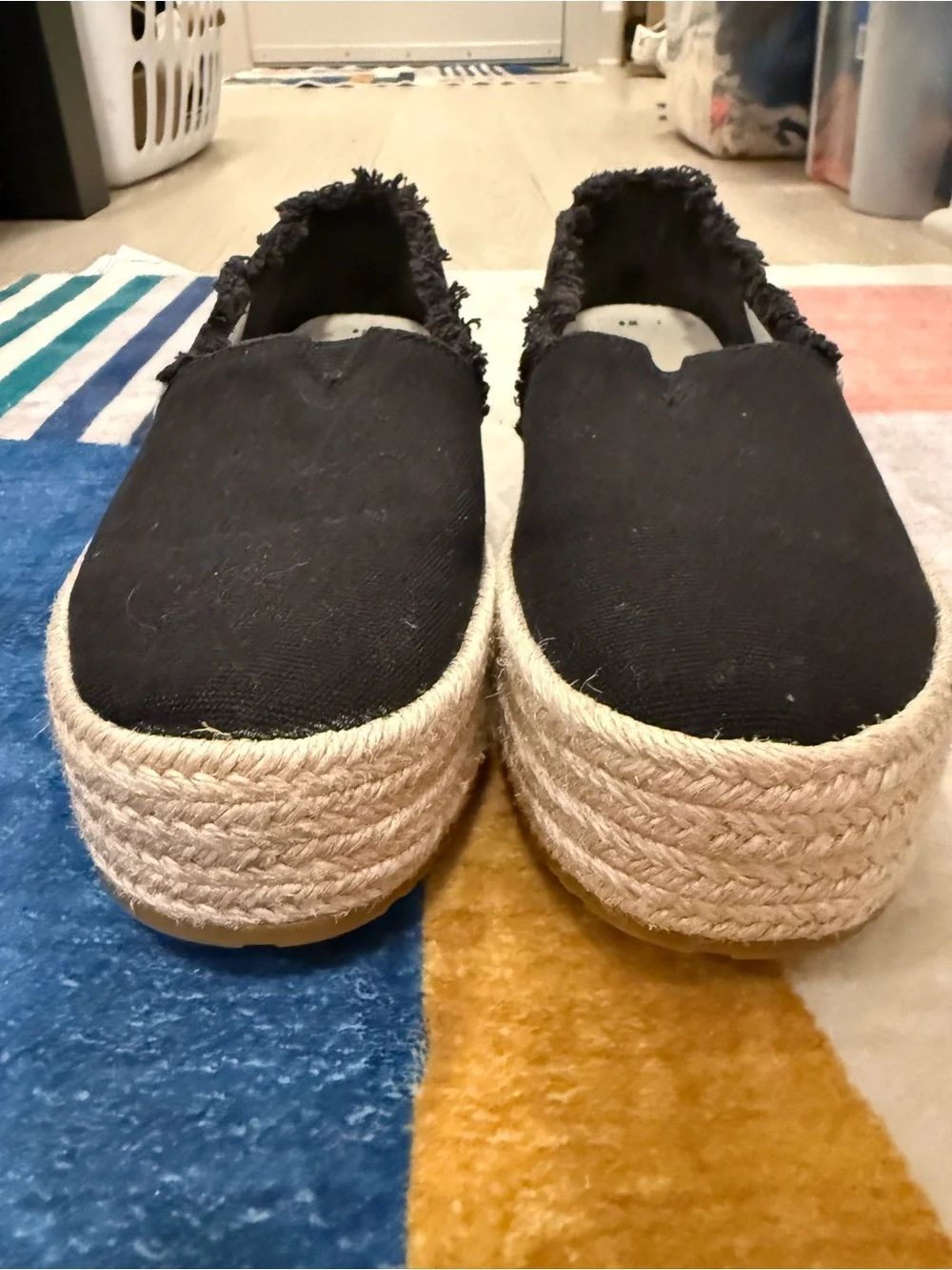 TOMS Valencia Black Canvas Platform Espadrilles Frayed Edge Slip-On Sz 8 Comfy